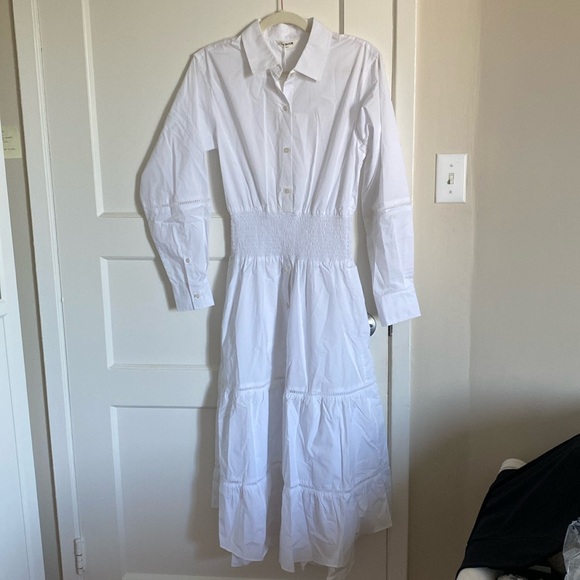 Elegant White Maxi Dress - Picture 3 of 12